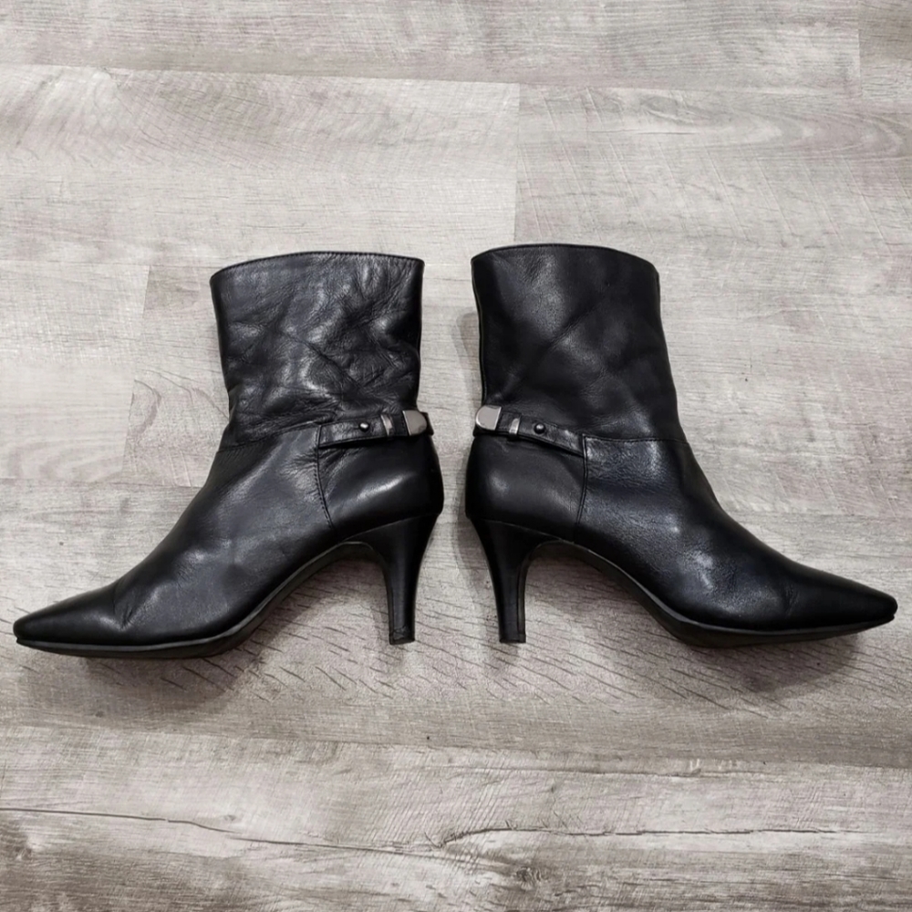 👢Bandolino Size 7 W Black Boots 👢 - Picture 4 of 8